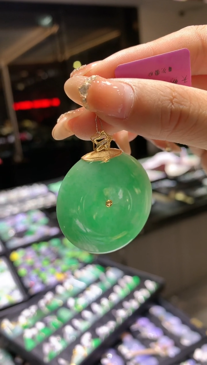 【闪购商品】翡翠吊坠(不含链)18K金镶嵌扣子