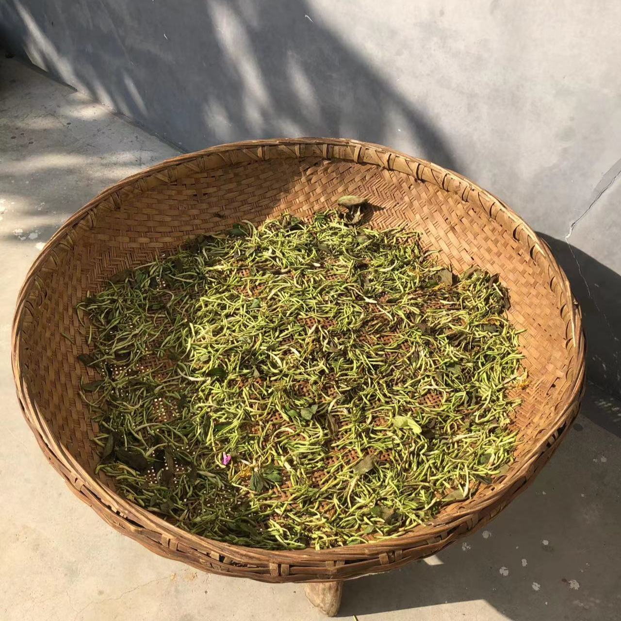 秦岭野生金银花茶 夏季泡水 山货忍冬