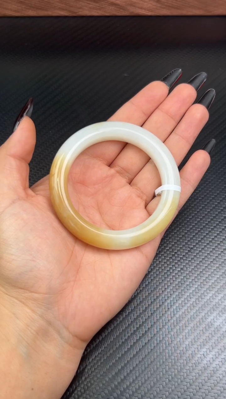 未镶嵌手镯和田玉金山微色差53+M