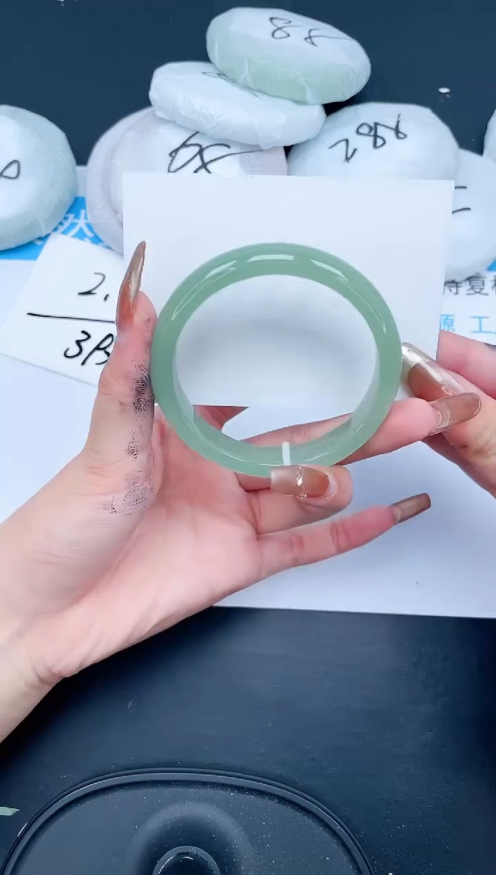 【闪购商品】石英质玉手镯未镶嵌272-