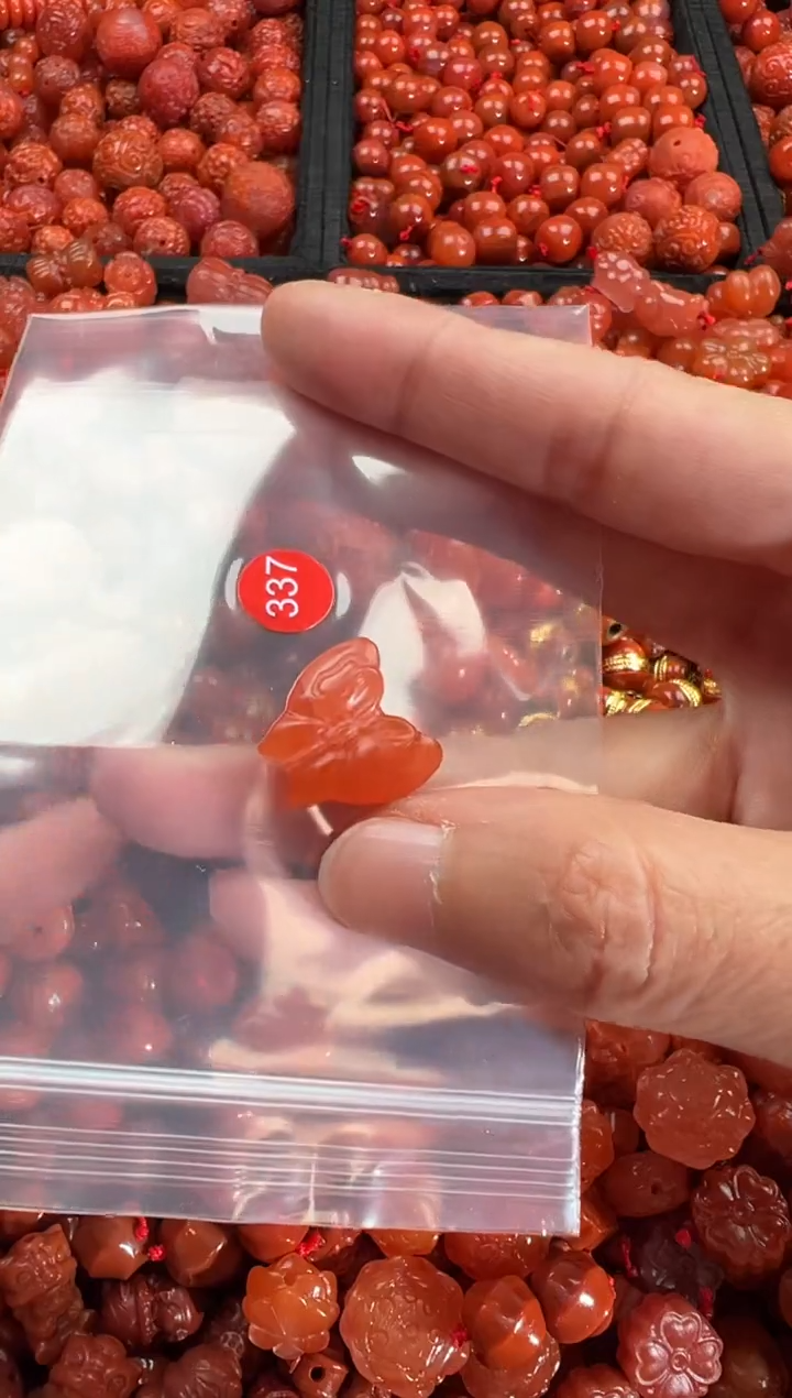 【闪购商品】南红玛瑙颈饰未镶嵌2