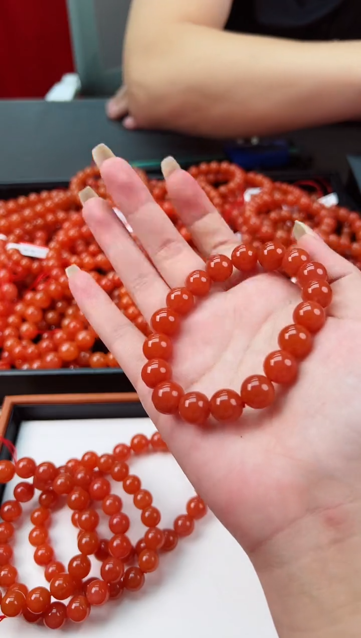 【闪购商品】南红玛瑙手串未镶嵌滴水洞亮光11+一条