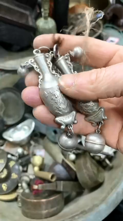 【闪购商品】一物一拍编号带铃铛花瓶