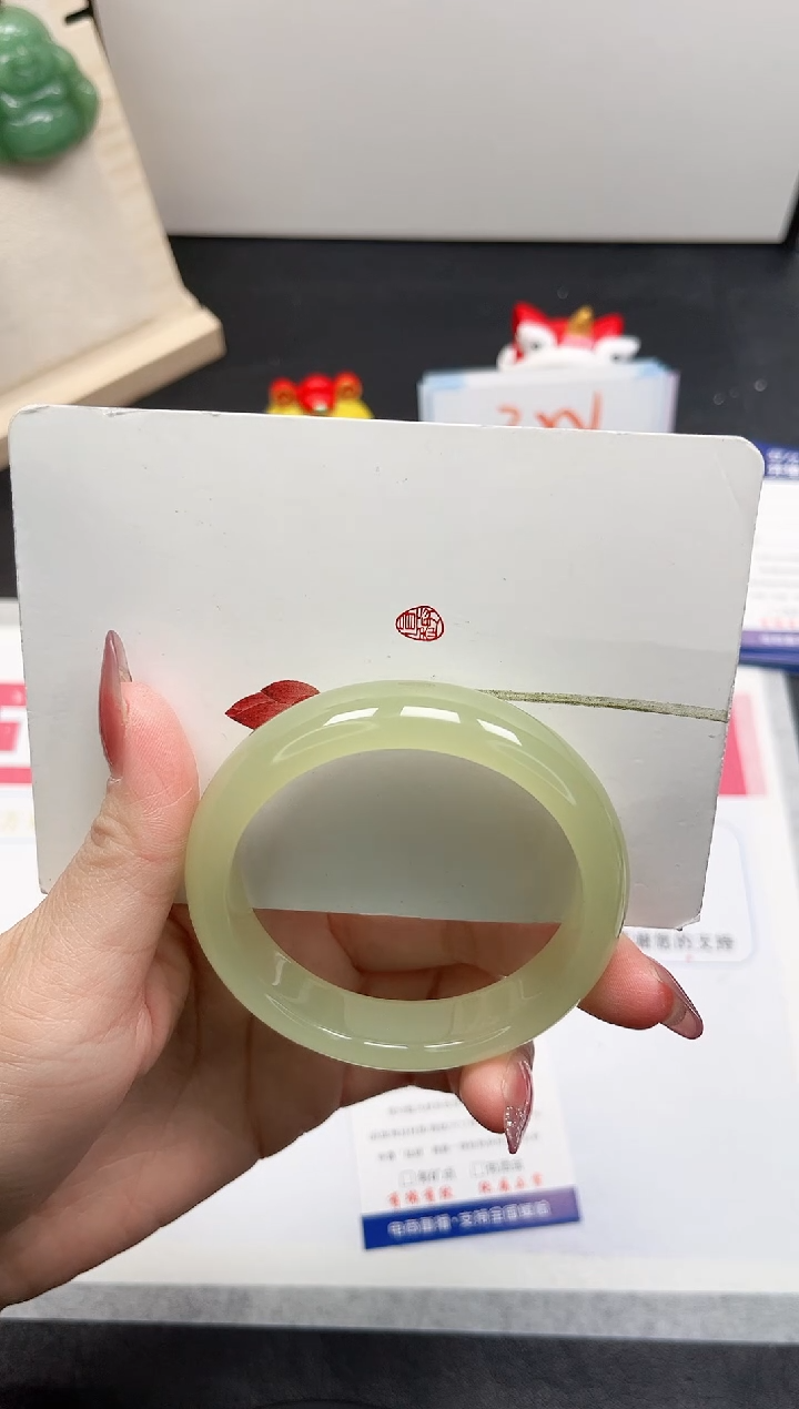 【闪购商品】石英质玉手镯未镶嵌299-56