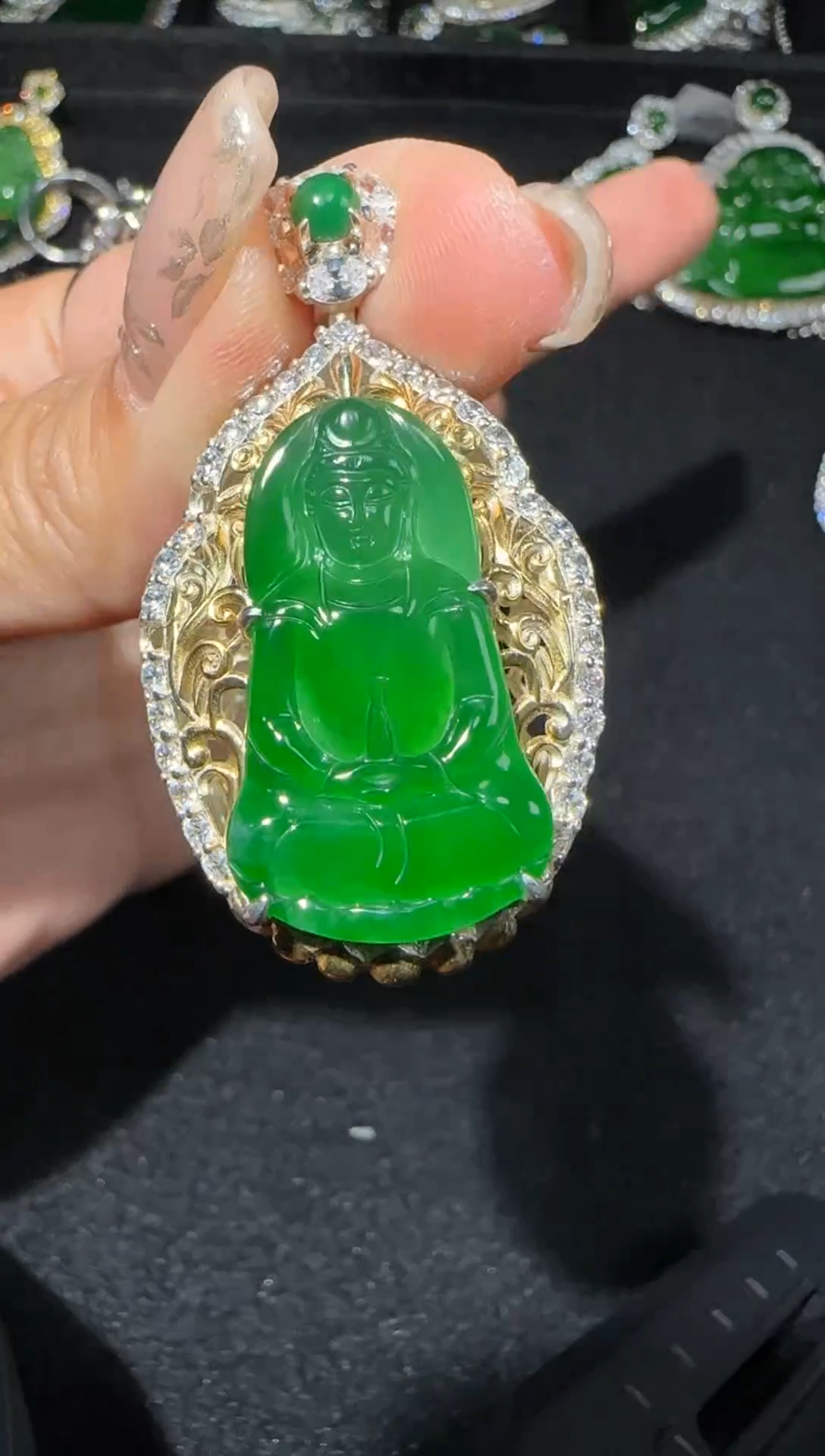 【闪购商品】翡翠吊坠(赠链)银S925镶嵌多样性发货拍一发一