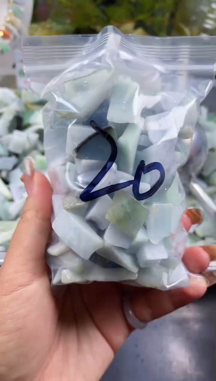 配石翡翠天然翡翠小号500克20