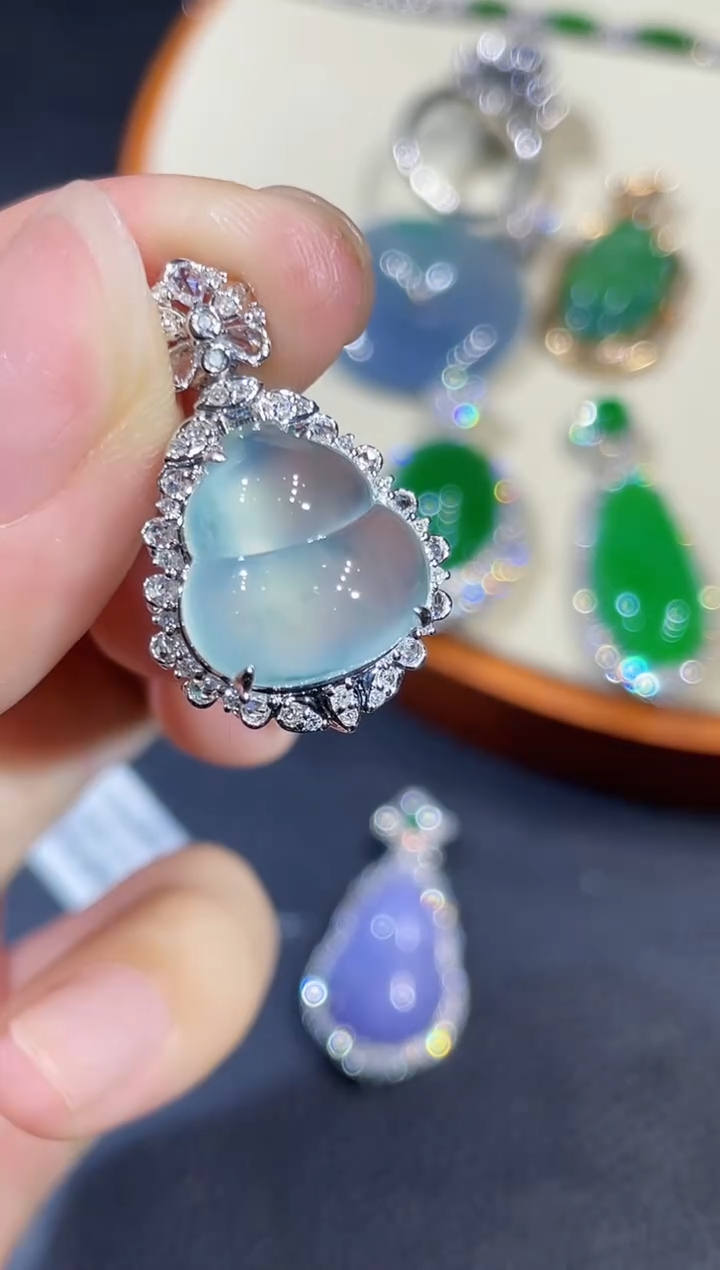 翡翠18K金镶嵌吊坠(不含链)d