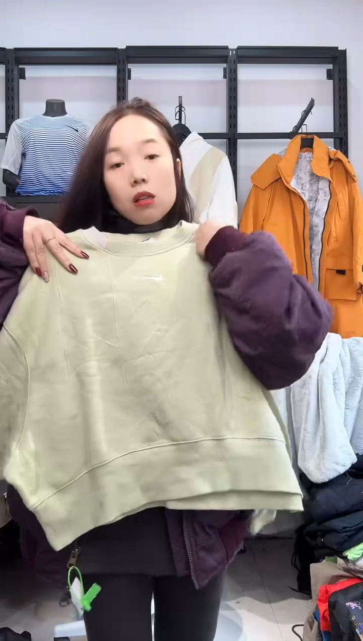 2693    编码  瑕疵直播间过款为准 尺码  ·  165
