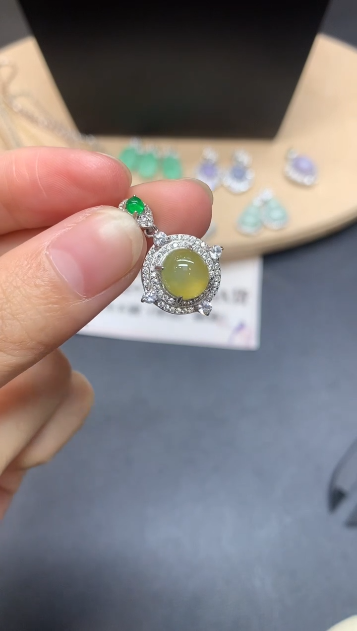 【闪购商品】翡翠吊坠(不含链)银S925镶嵌蛋面【无服务费】