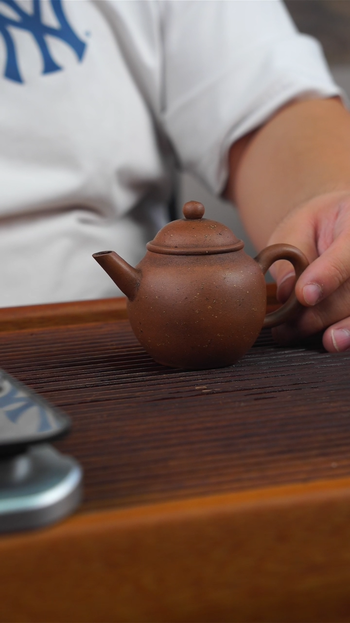 茶壶紫砂高直巨轮珠135CC