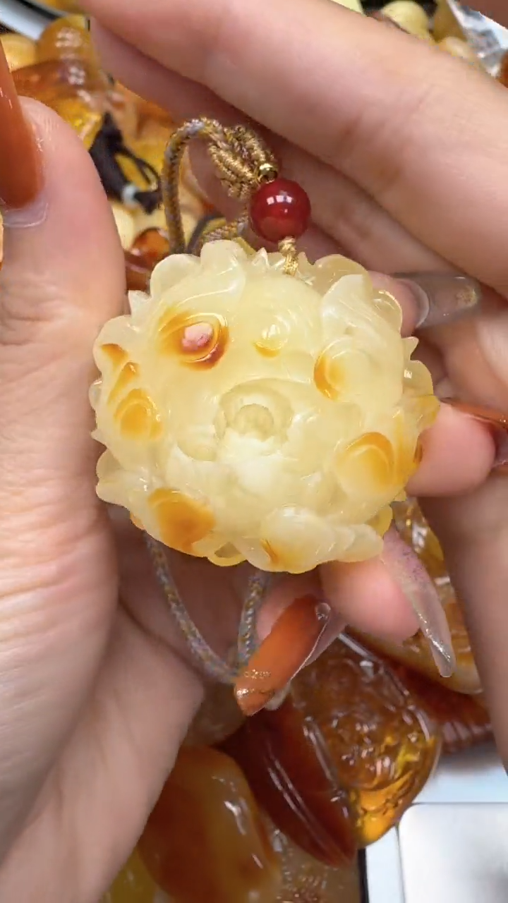 裸石琥珀未镶嵌如图