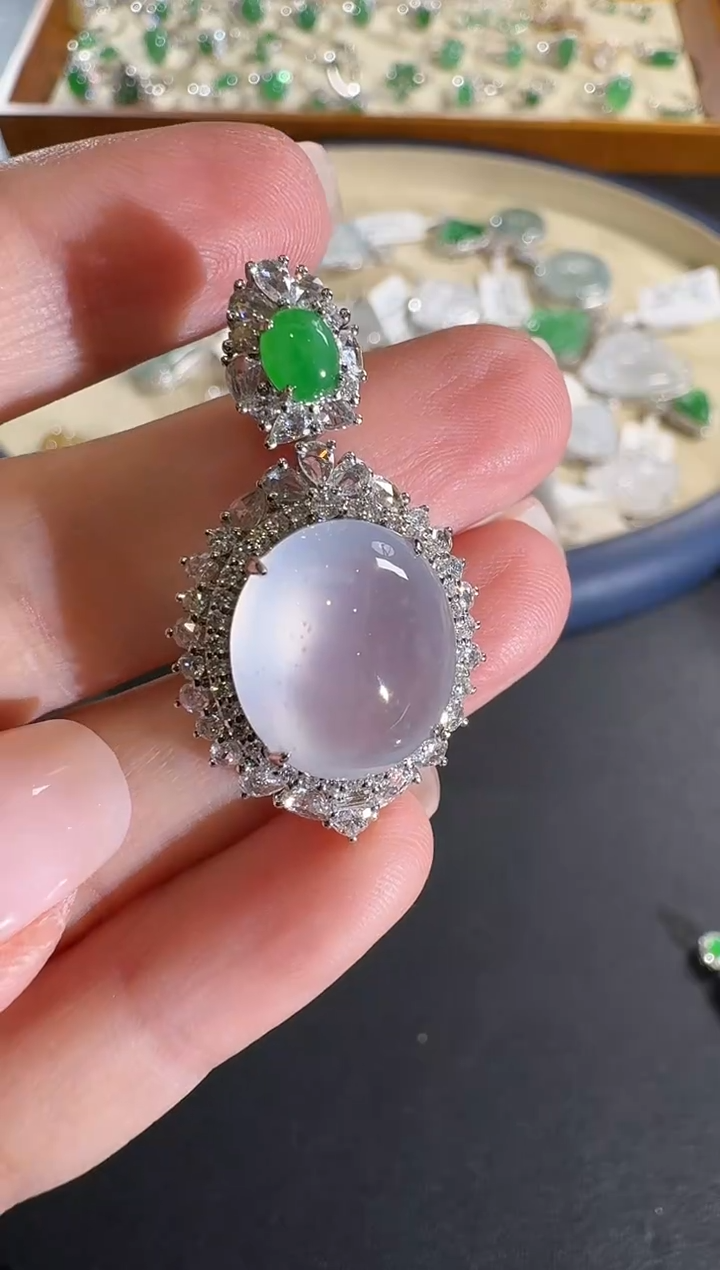 【闪购商品】翡翠吊坠(不含链)18K金镶嵌【源头工厂】钻石镶嵌