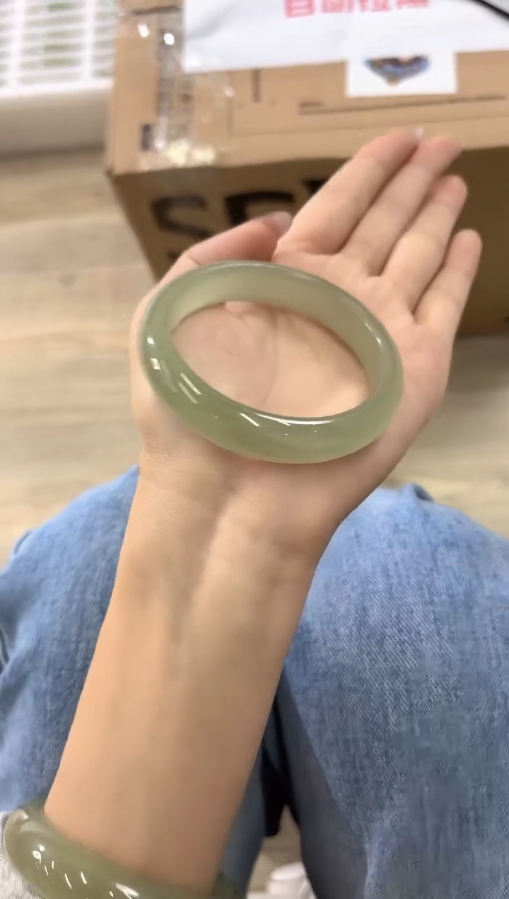 未镶嵌手镯石英质玉72-55D