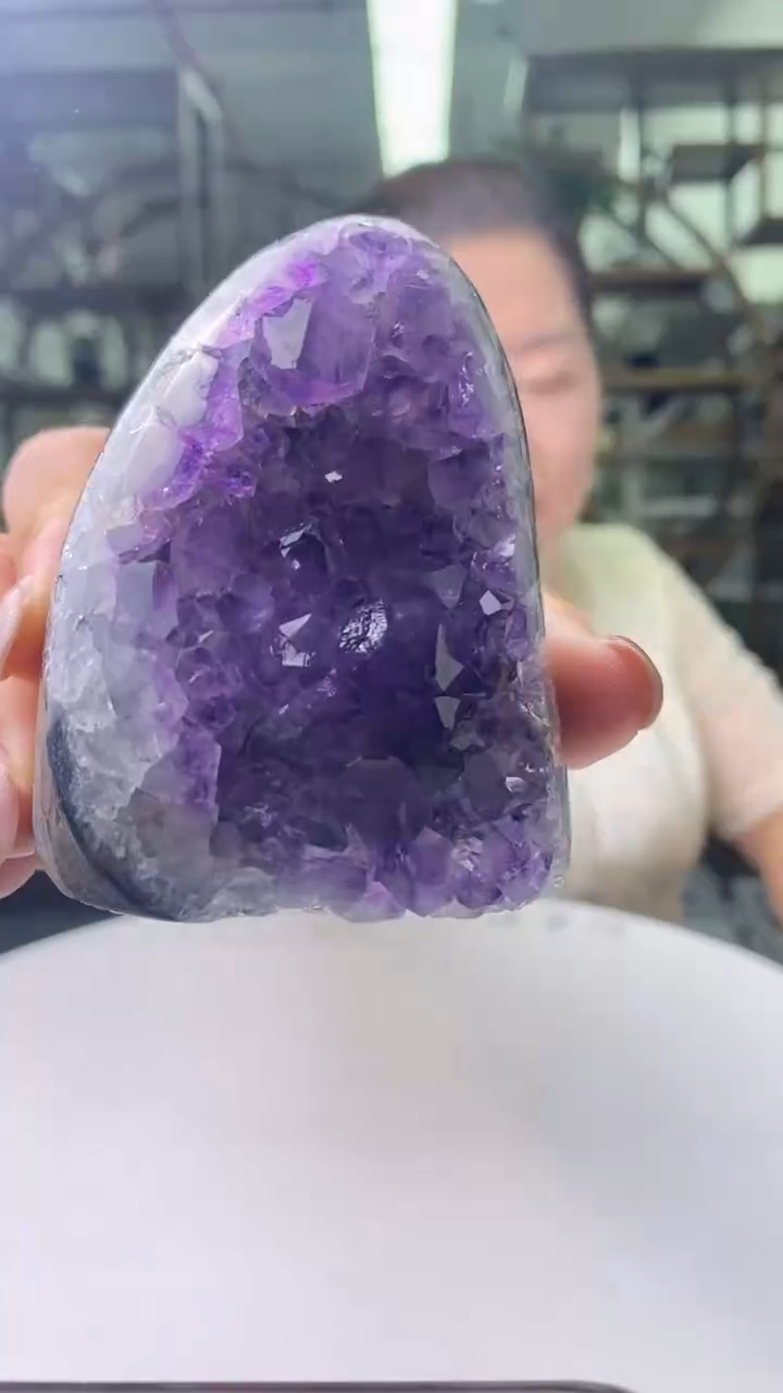 水晶珠宝半成品未镶嵌紫晶洞D193