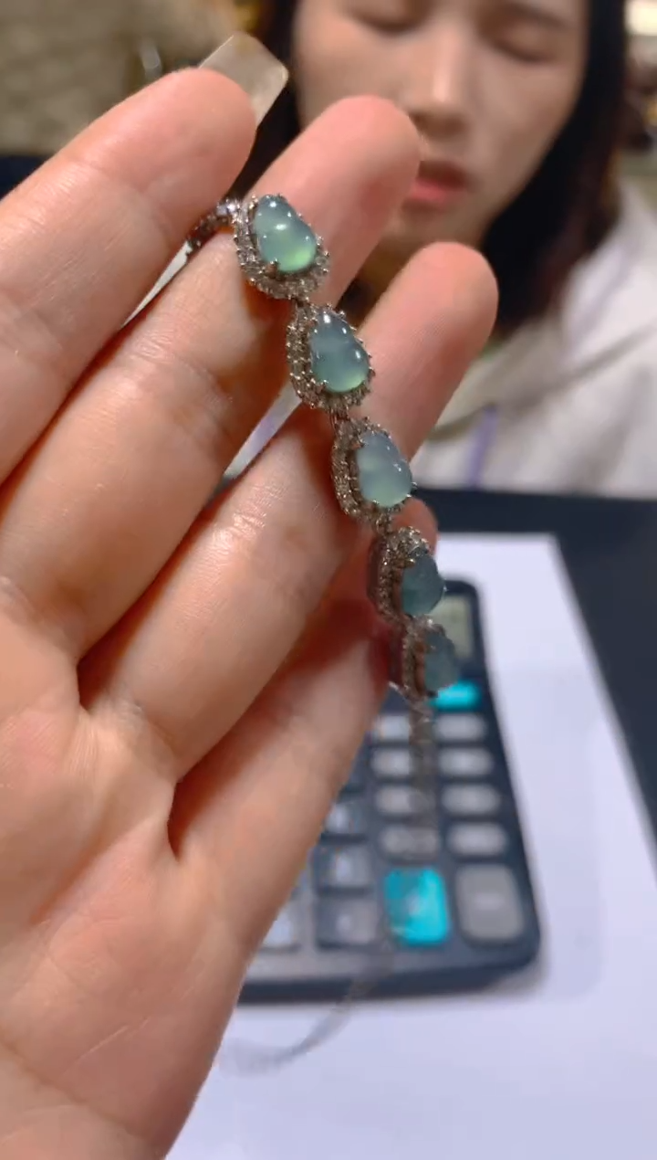 未镶嵌手链翡翠多样性发一