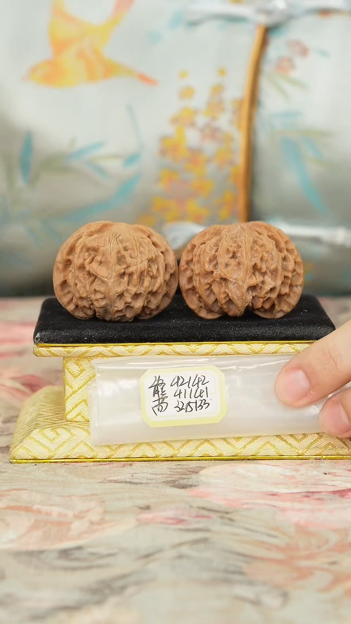 【闪购商品】文玩核桃把件苹果园