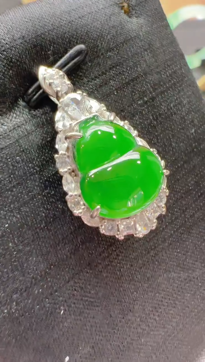 【闪购商品】翡翠吊坠(不含链)银S925镶嵌多样性发货拍一发一