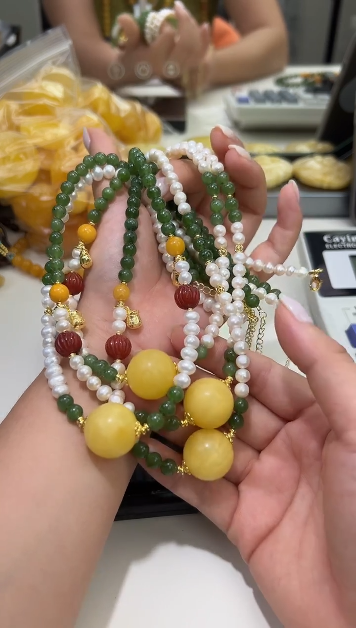 裸石琥珀未镶嵌琥珀蜜蜡吊坠多样性发一条