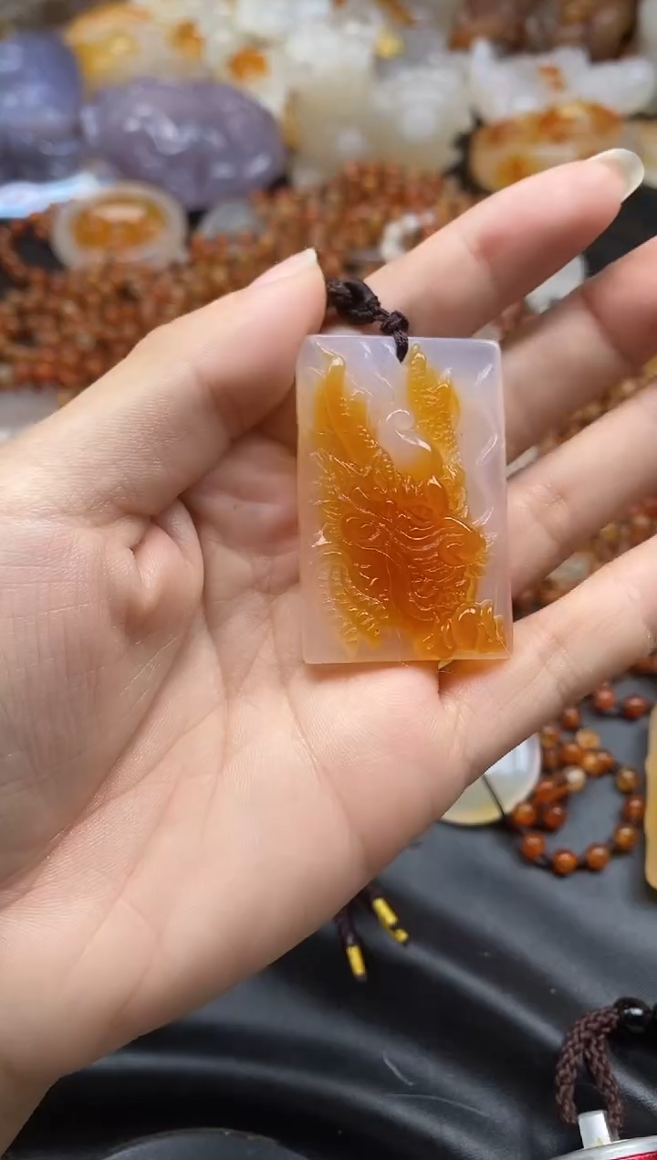 未镶嵌1玛瑙/玉髓富**三ll