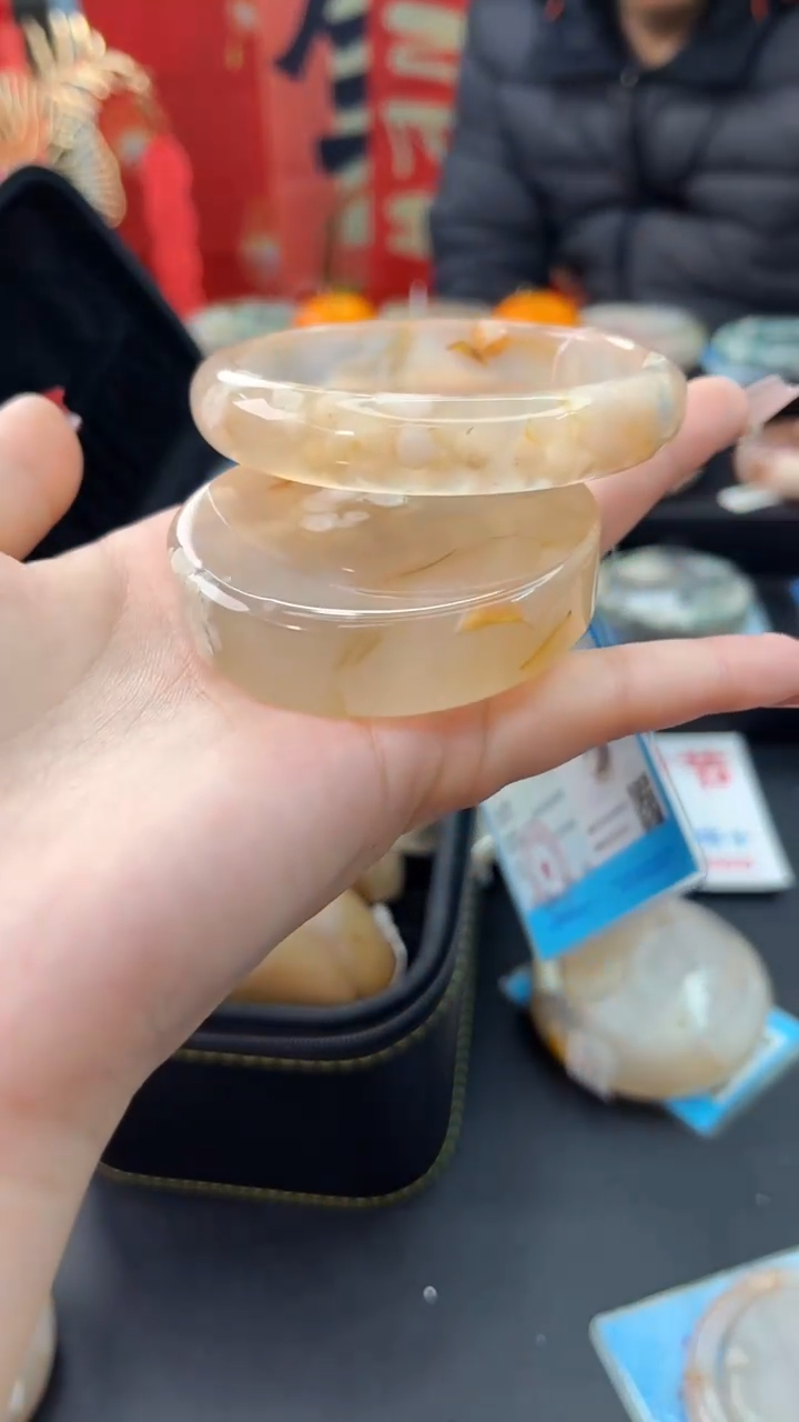 【闪购商品】石英质玉手镯未镶嵌赠送镯心（57圈口）