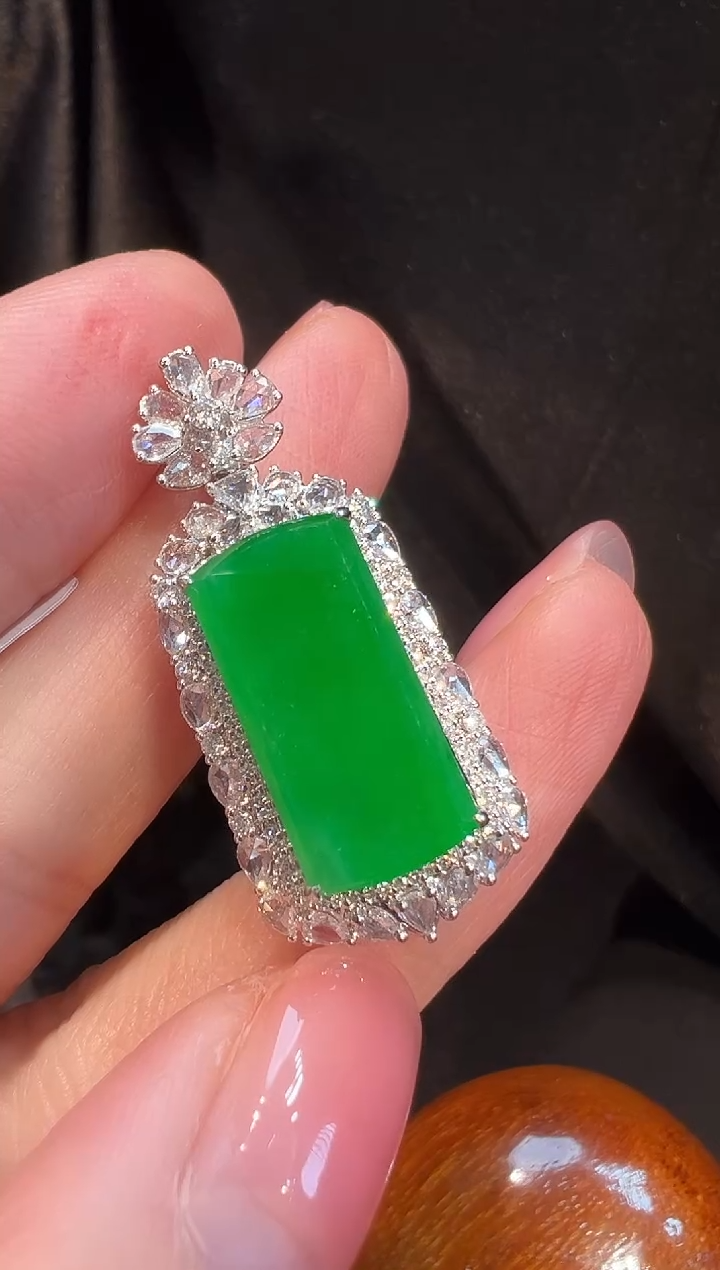 吊坠(不含链)18K金镶嵌翡翠L6