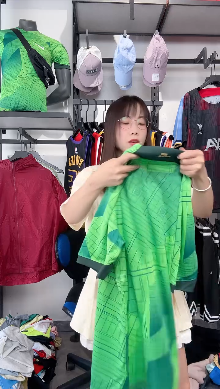 1443  编码 瑕疵款以直播间过款为准 尺码L