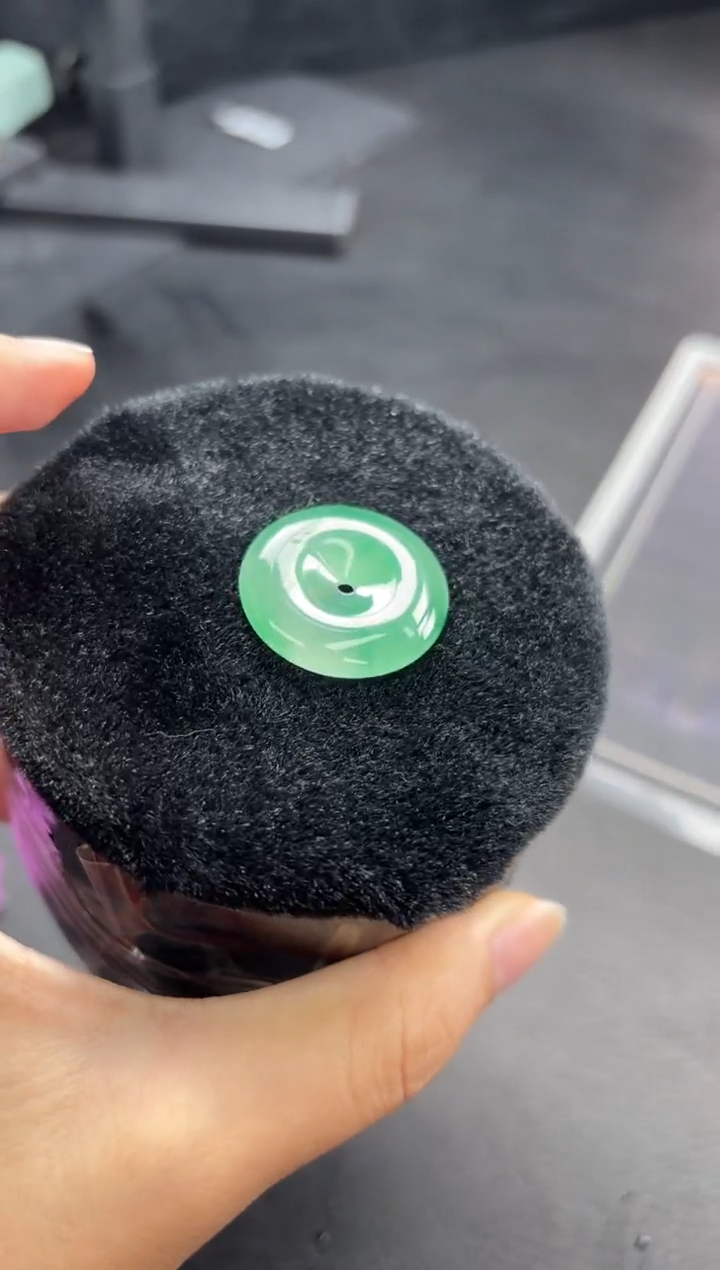 定制石英质玉（非洲翠）粥*?平安扣