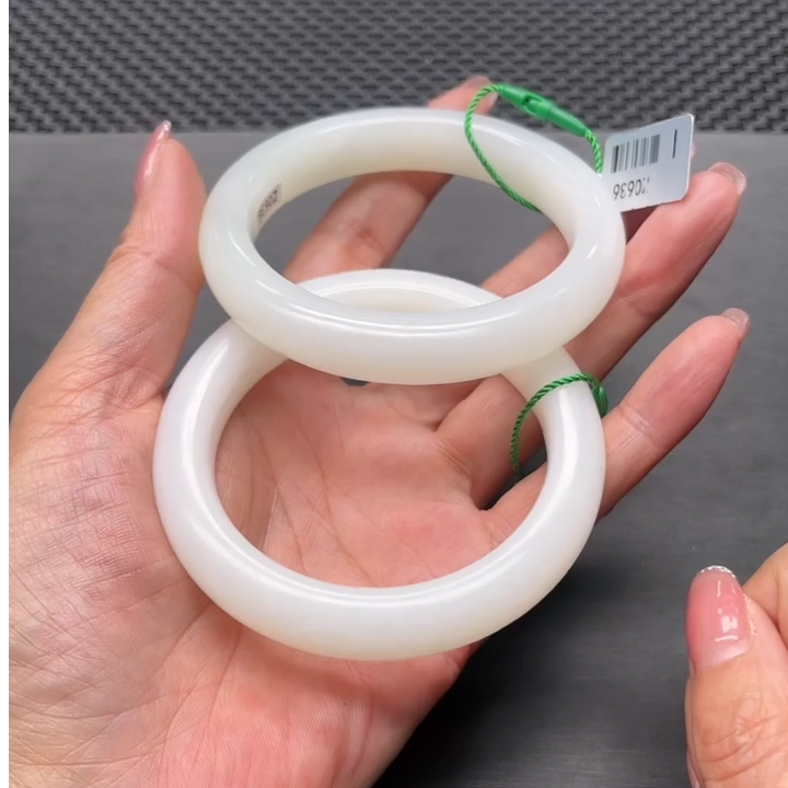 【老郑家】和田玉手镯一支  (多样性发1件) 