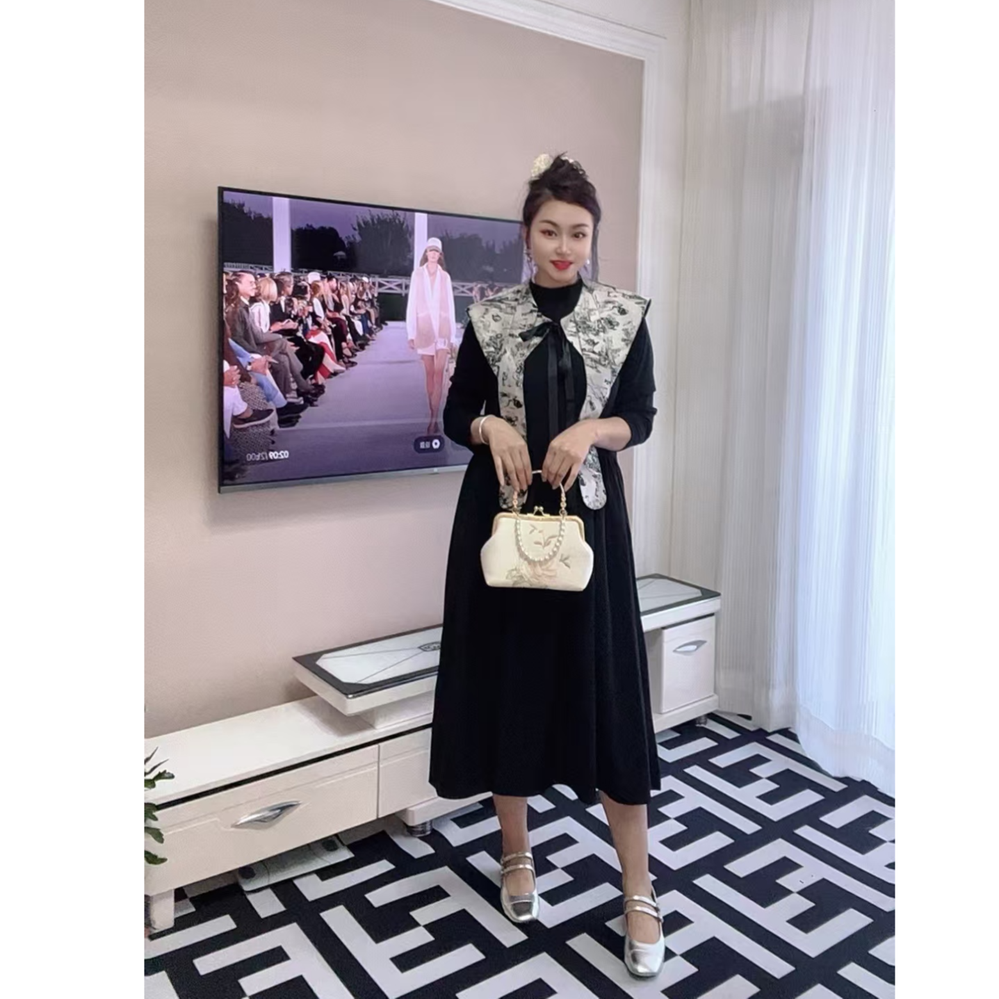 春夏新款百搭气质水墨画小披肩女外搭双层油画配衬衫裙子披肩