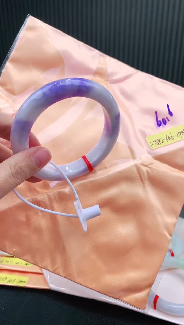 未镶嵌手镯翡翠60+