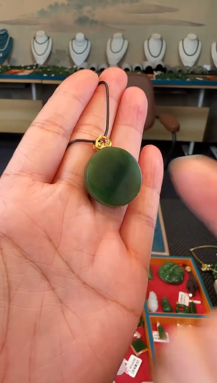 颈饰未镶嵌和田玉小圆牌