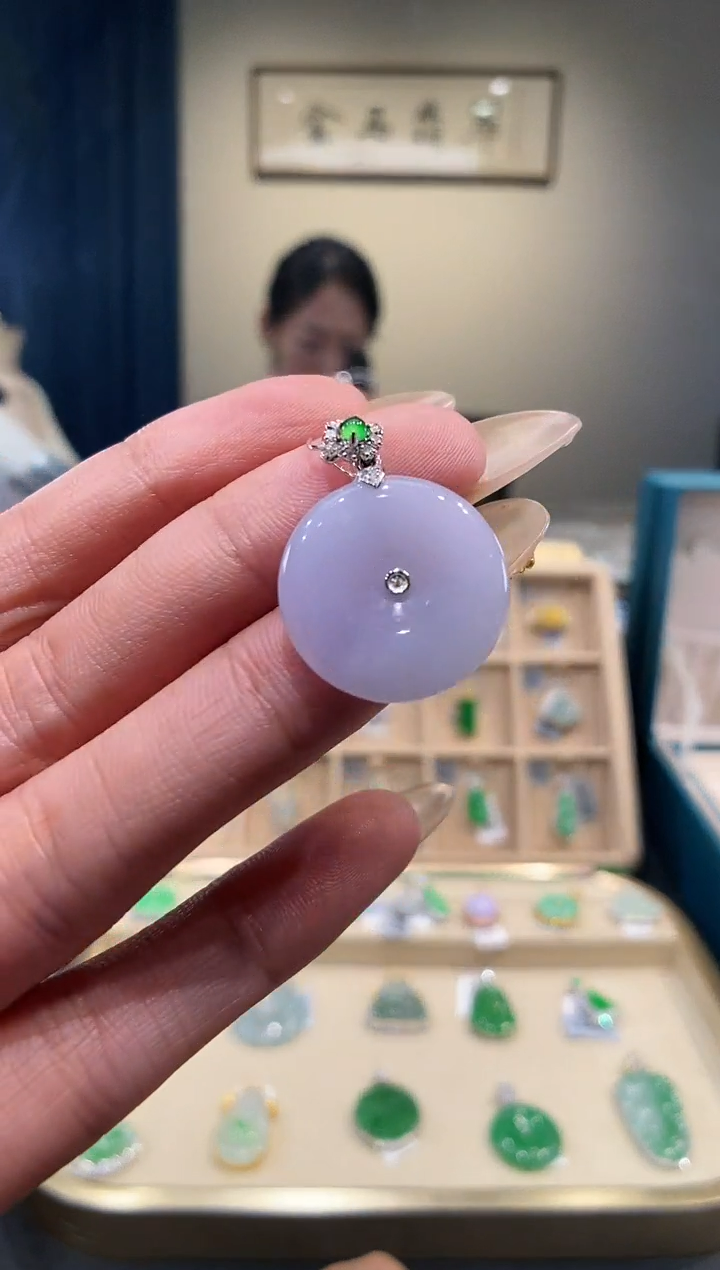 【闪购商品】翡翠吊坠(不含链)18K金镶嵌平安扣