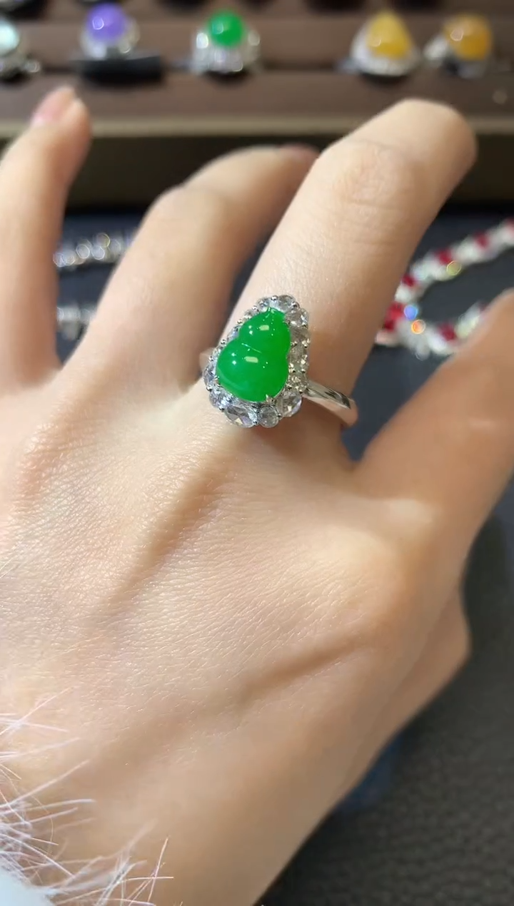 【闪购商品】翡翠戒指18K金镶嵌D70翡翠