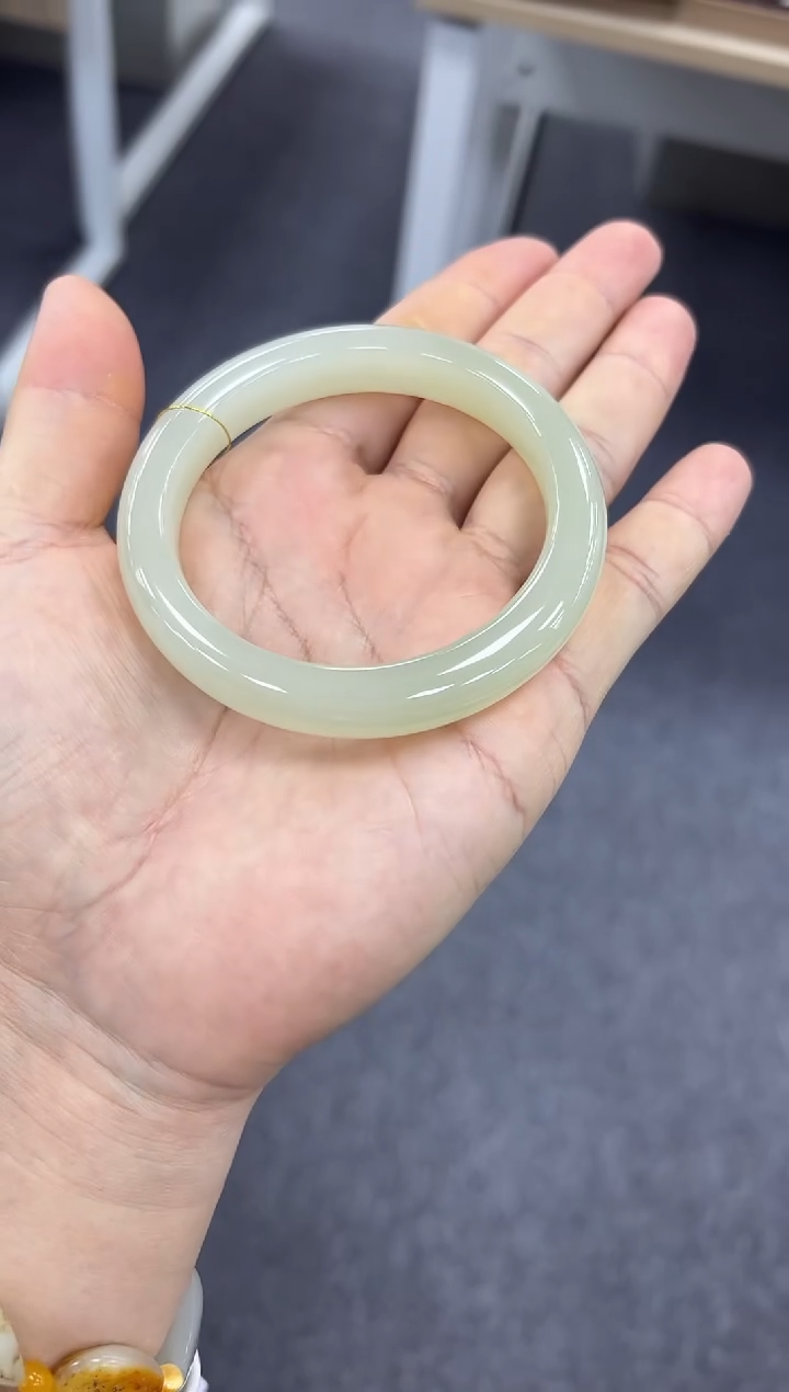 【闪购商品】和田玉手镯未镶嵌60+  793