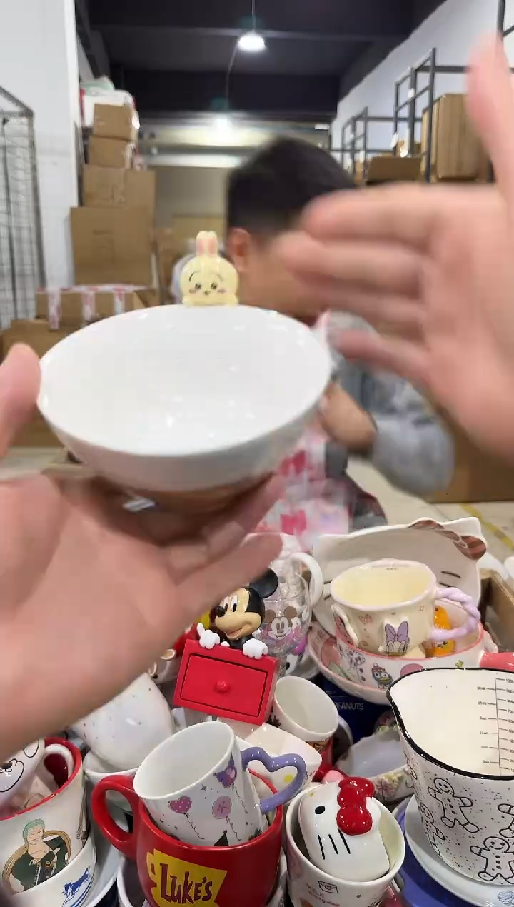 瓷片乌萨奇公仔碗