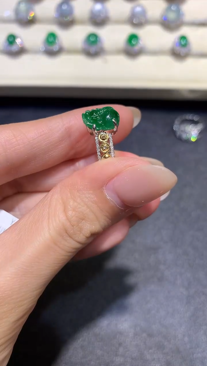 【闪购商品】翡翠戒指18K金镶嵌a58       
