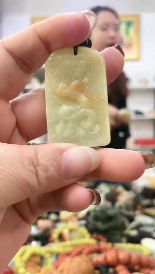 未镶嵌岫玉挂件 