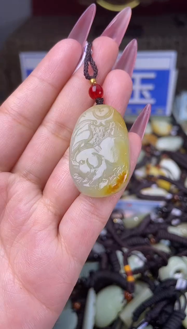 和田玉未镶嵌颈饰1