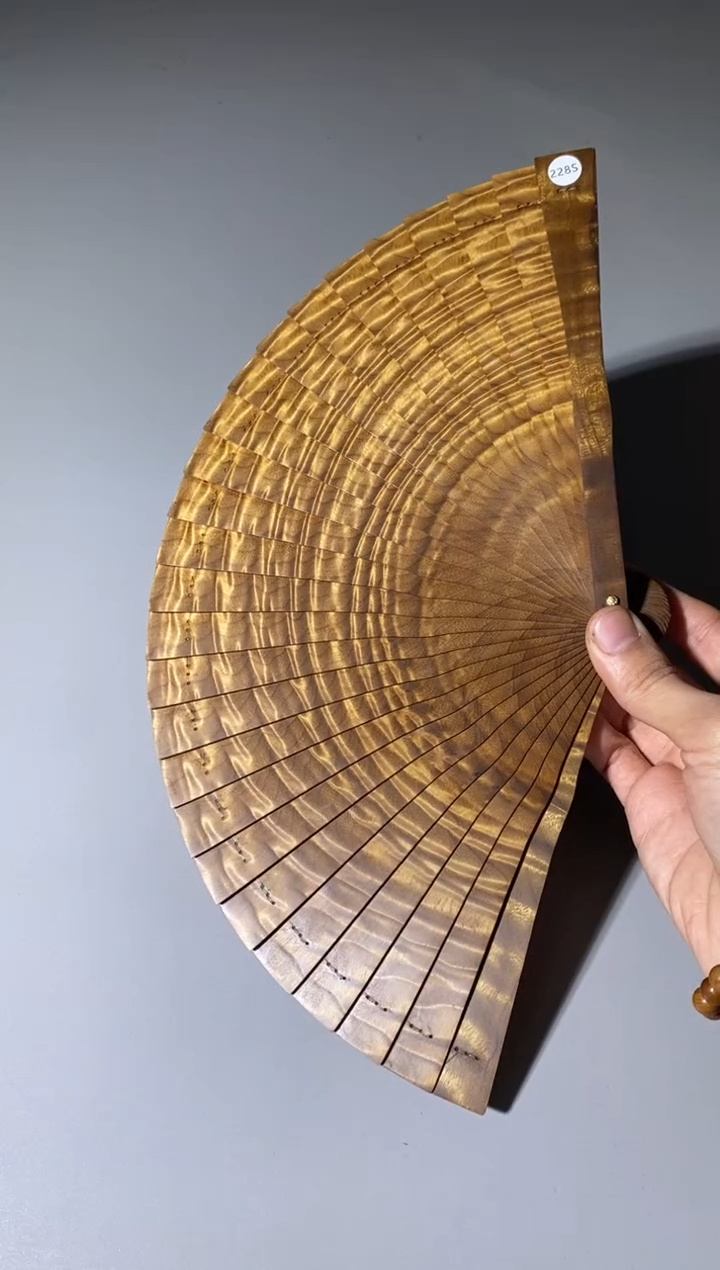 【闪购商品】金丝楠木雕228号18cm精品金丝楠扇子