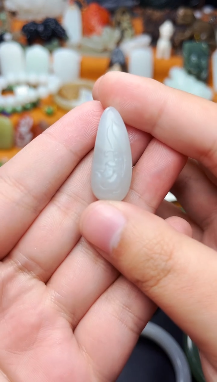 【闪购商品】和田玉颈饰未镶嵌荷花01