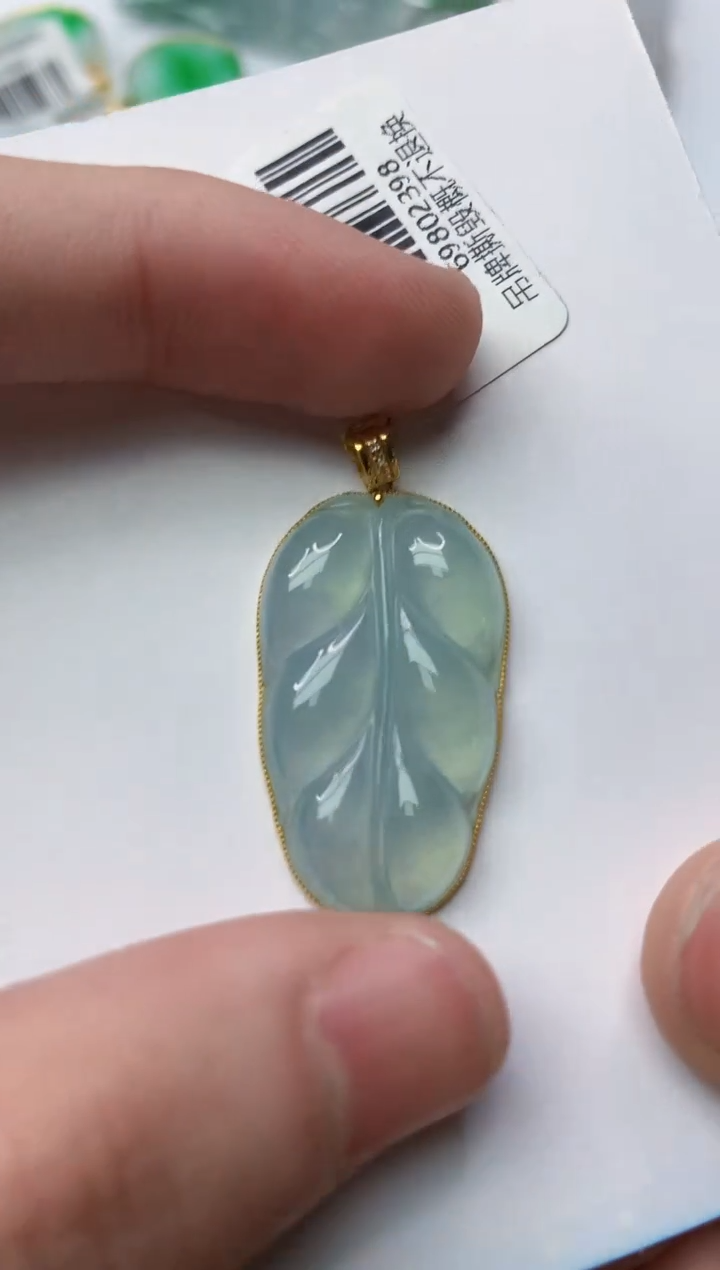 【闪购商品】翡翠颈饰18K金镶嵌63.........