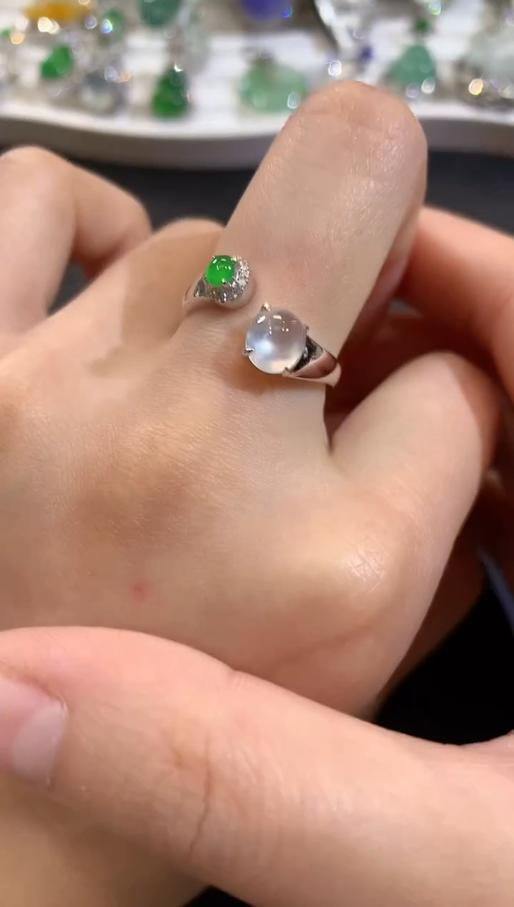 18K金镶嵌戒指翡翠A7 多样性发货一件