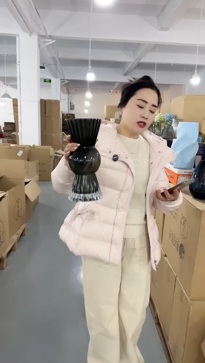 【闪购商品】玻璃安琪花瓶微瑕-VVAB