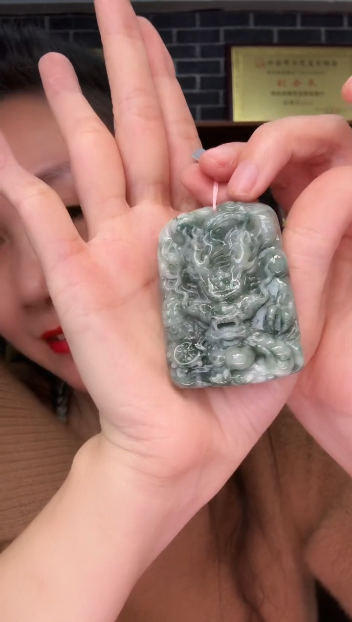 颈饰未镶嵌翡翠牌子