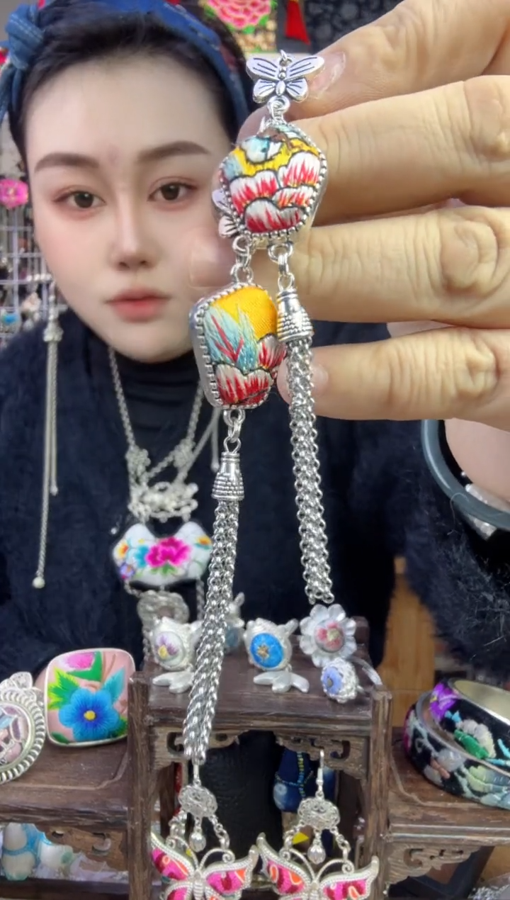 【闪购商品】刺绣纯手工苗绣非遗耳环