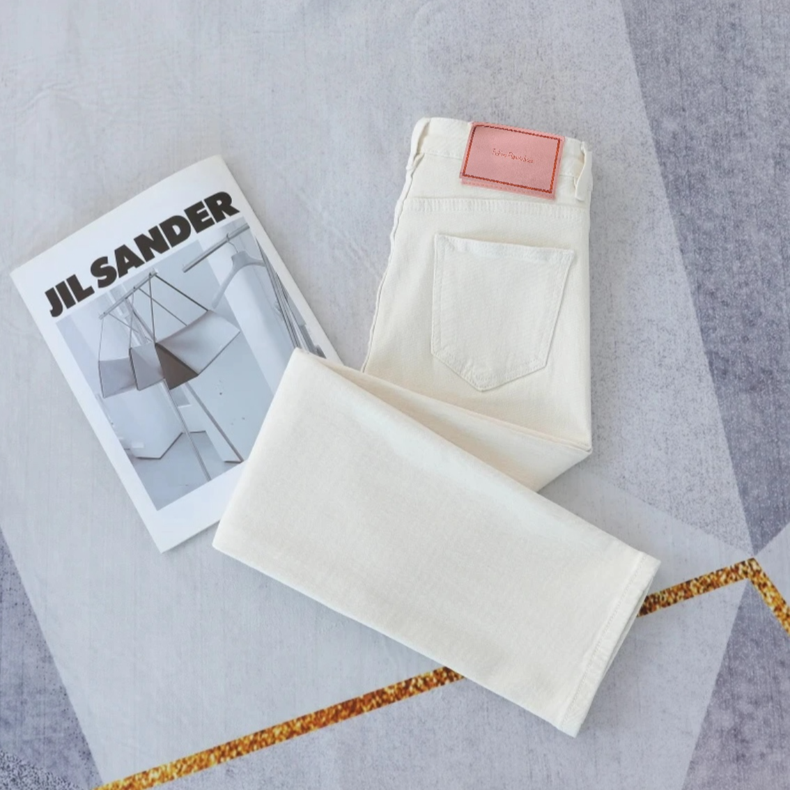 春天1-1早春时尚奶油白窄版直筒法棍库