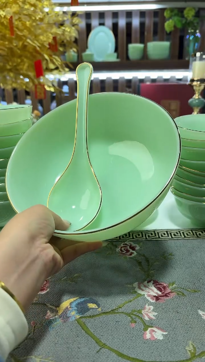 玉瓷8.5英寸汤碗1个汤勺1个