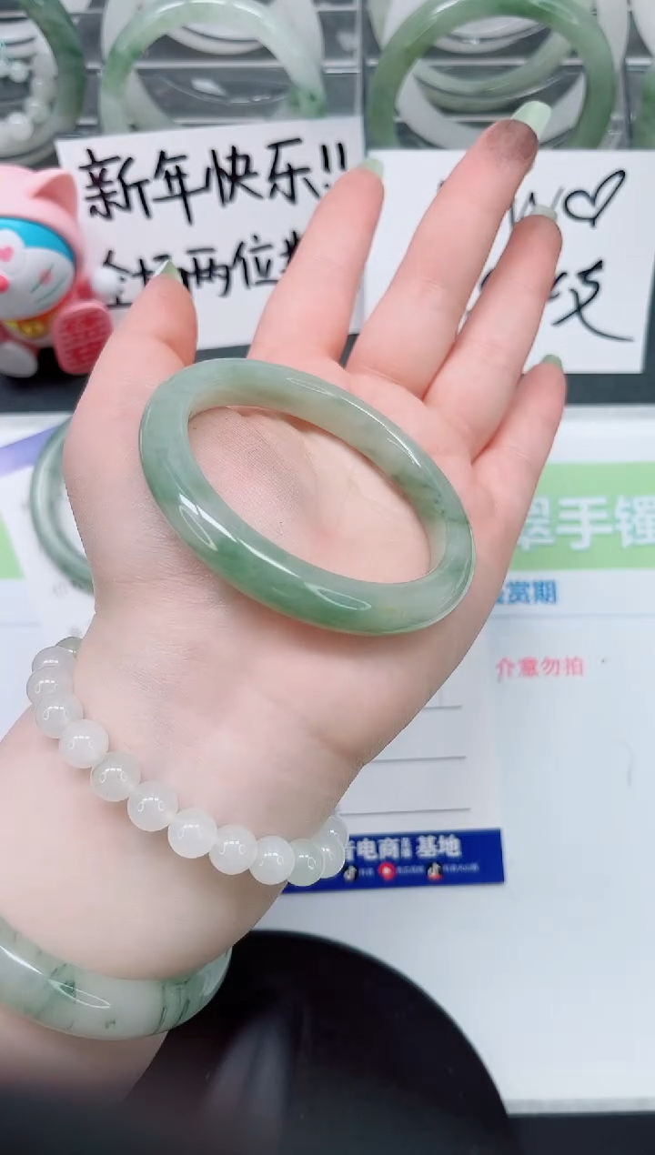 【闪购商品】石英质玉手镯合金a161