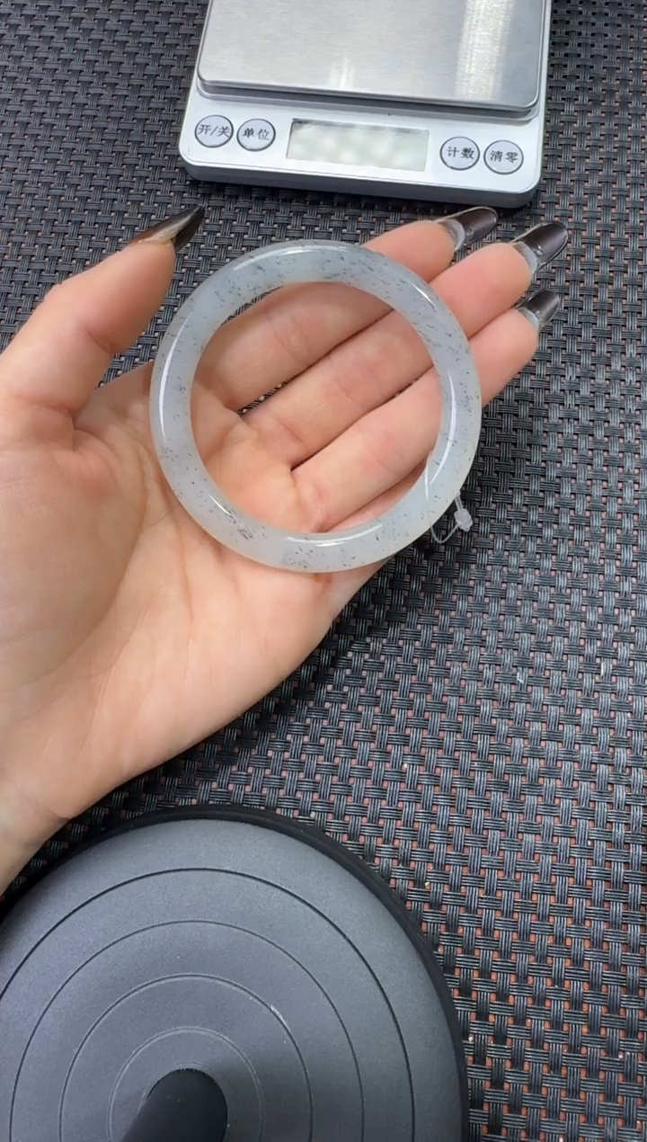 未镶嵌手镯和田玉黑山料手镯卡54圈口