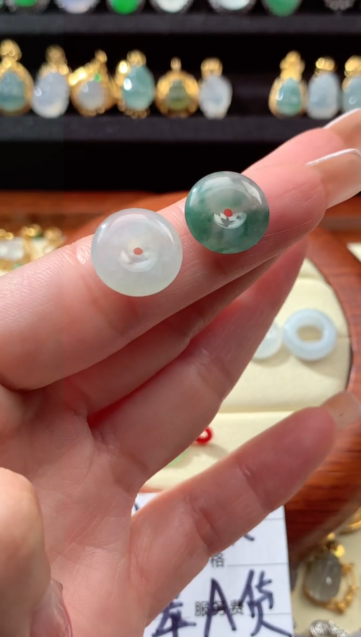 【闪购商品】翡翠颈饰未镶嵌扣